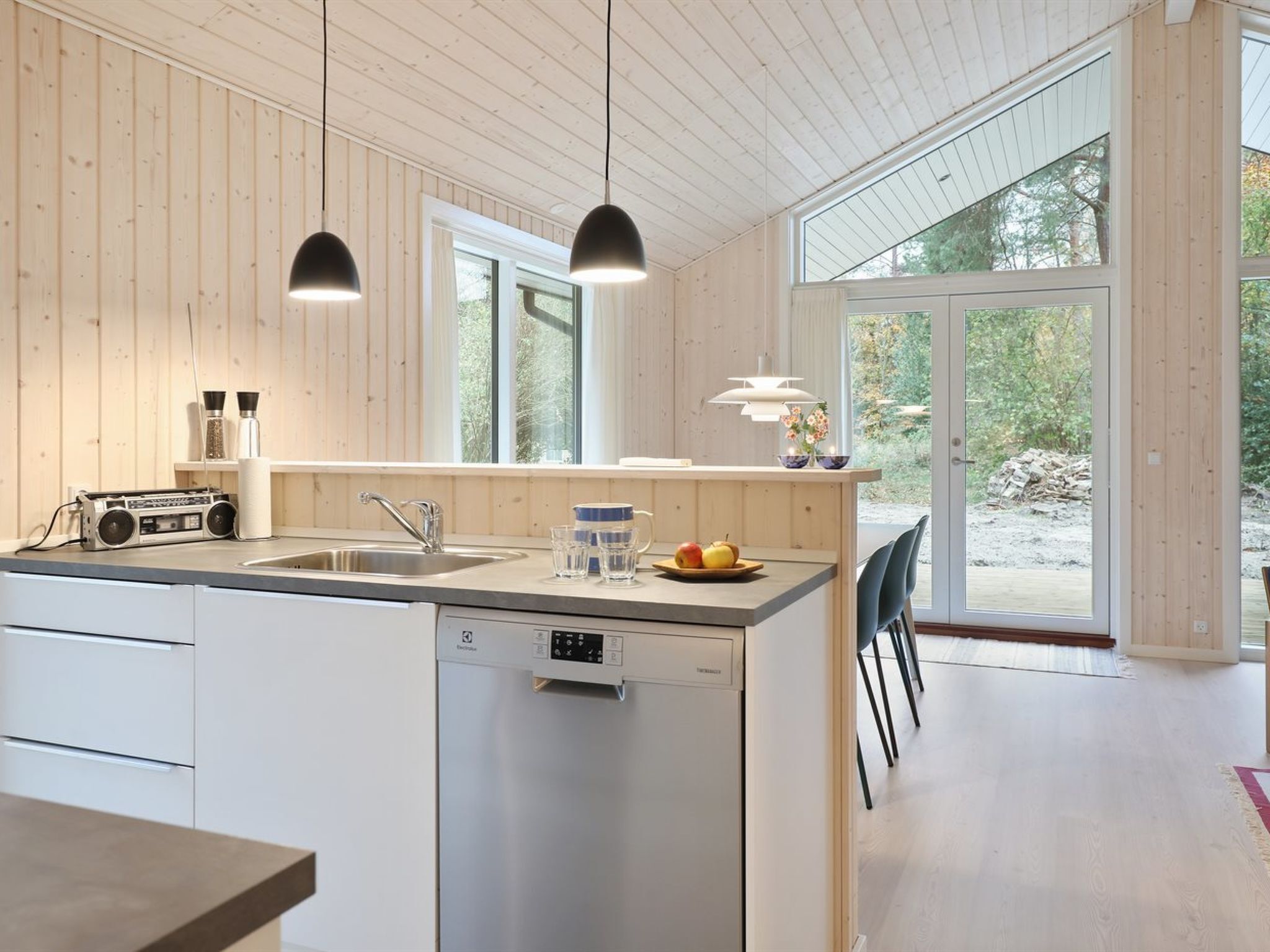 Réfrigérateur, four, lave-vaisselle