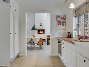 Frigorifero, forno, lavastoviglie, pentole/stoviglie/utensili