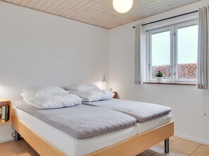 3 bedrooms, WiFi - "Annesophie" - 300m to the fjord by Interhome (Jægerspris)