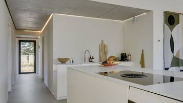 Réfrigérateur, micro-ondes, lave-vaisselle