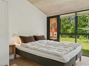 3 bedrooms, Internet