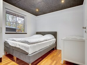 4 bedrooms, WiFi