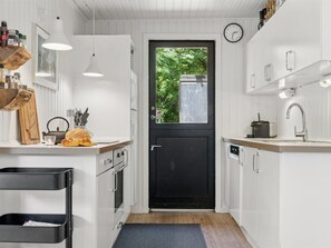 Frigorifero, microonde, forno, lavastoviglie