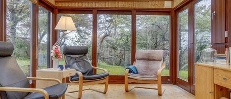 المنشأة من الداخل