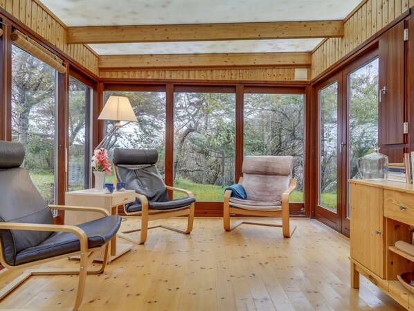 المنشأة من الداخل