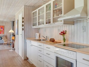 Réfrigérateur, micro-ondes, lave-vaisselle