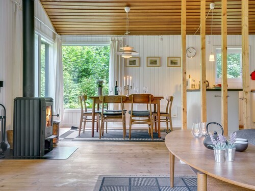 "Lucie" - 1.5km from the sea by Interhome