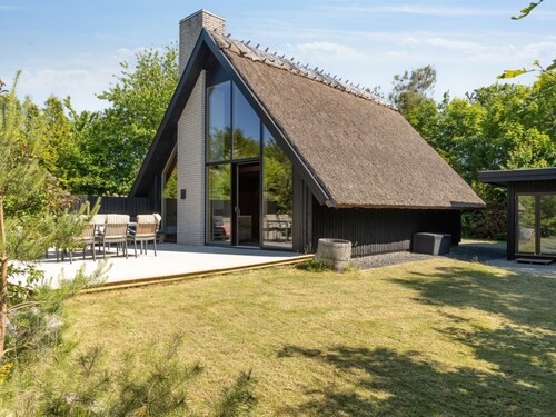 "Anssi" - 300m from the sea by Interhome