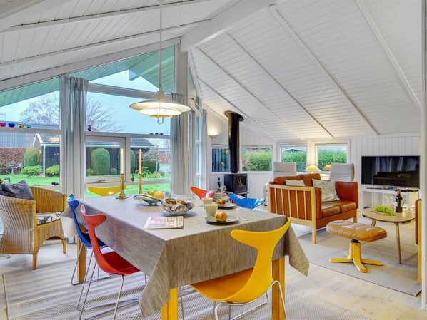 Dining - "Eivor" - 500m from the sea by Interhome (Hornbæk)