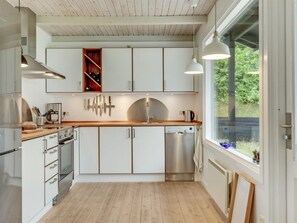 Fridge, oven, dishwasher, high chair - "Sverkel" - 700m from the sea by Interhome (Hornbæk)