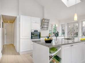 Réfrigérateur, four, lave-vaisselle