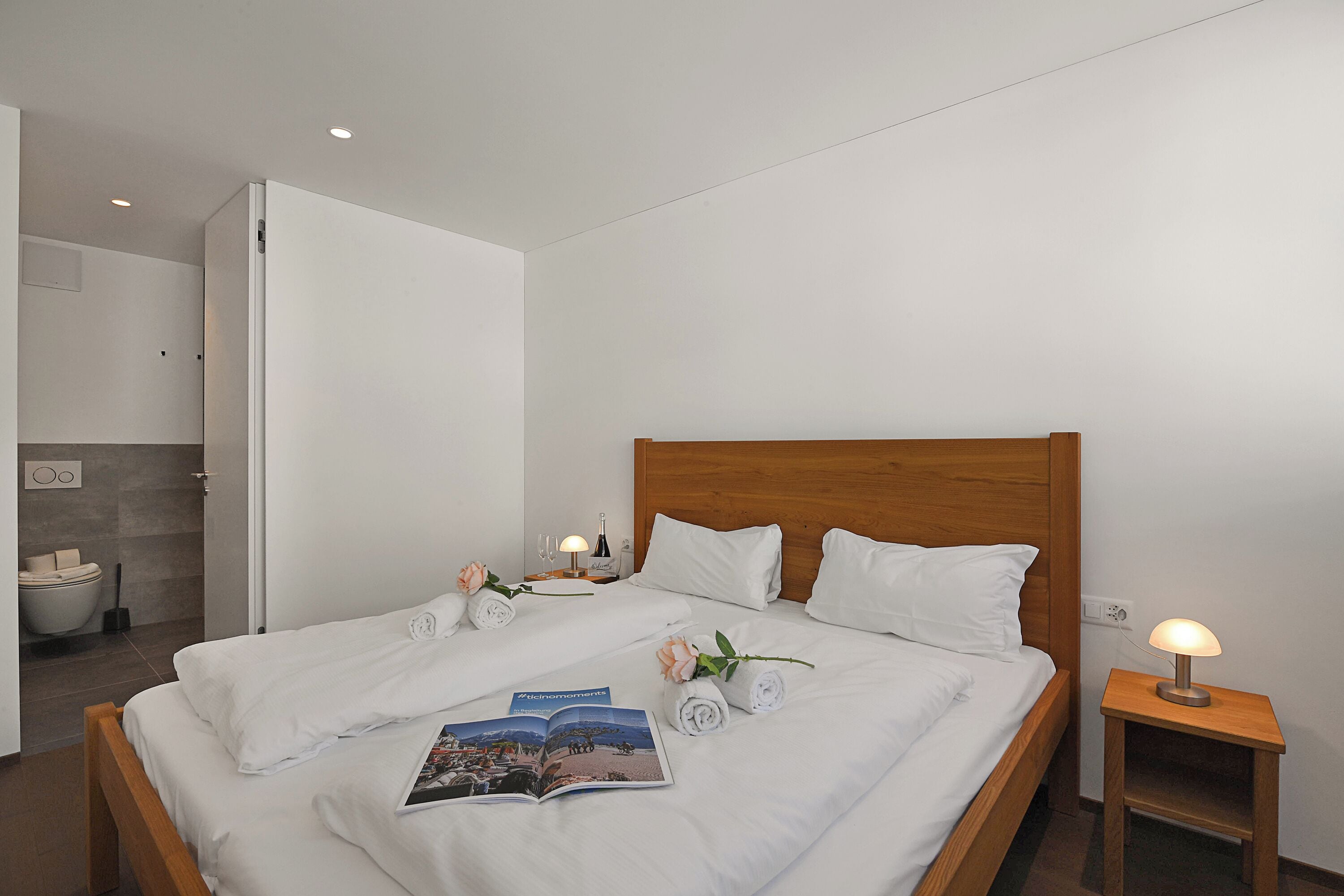 Family Apartment, Multiple Bedrooms, 2 Bathrooms (Appartamento lago e monti) | 2 bedrooms, cots/infant beds, free WiFi, bed sheets