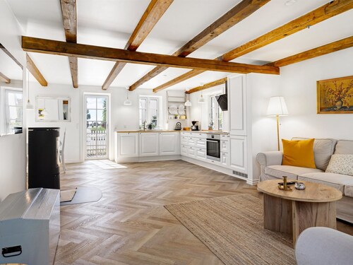 "Karmen" - 100m from the sea by Interhome