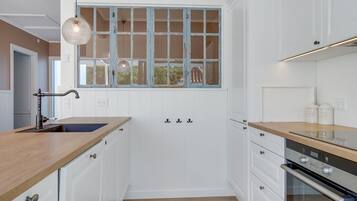 Køleskab, mikrobølgeovn, ovn, opvaskemaskine