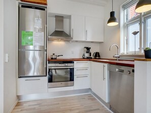 Fridge, dishwasher, high chair, cookware/dishes/utensils - "Naina" - 200m from the sea by Interhome (Skagen)