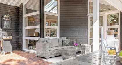 "Arny" - 1.5km from the sea by Interhome