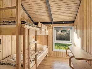 3 عدّة غرف نوم وخدمة الإنترنت