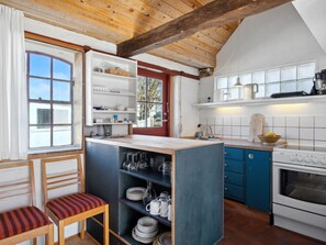 Kühlschrank, Ofen, Kochgeschirr/Geschirr/Besteck