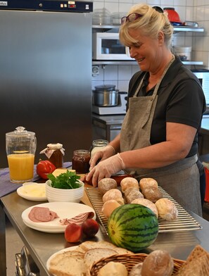 Dagelijks continentaal ontbijt inbegrepen