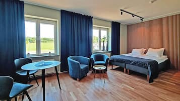 Deluxe Double or Twin Room | 1 bedroom, iron/ironing board, free WiFi, bed sheets