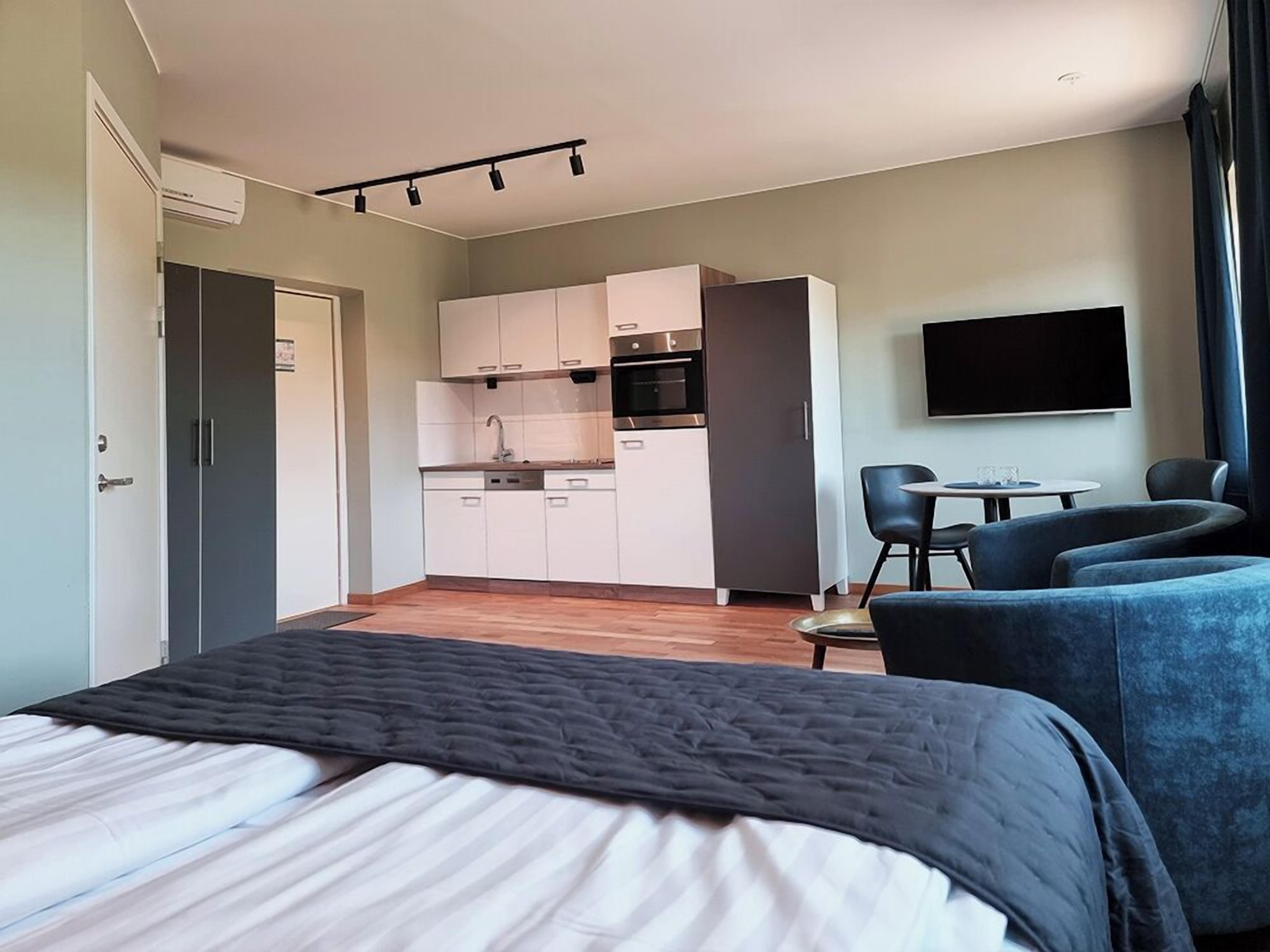 Deluxe Double or Twin Room | Iron/ironing board, free WiFi, bed sheets