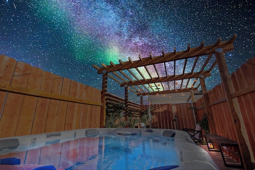 Genesis Oasis' Fall Staycation Hottub/Spa,WIFI! Pet Friendly!