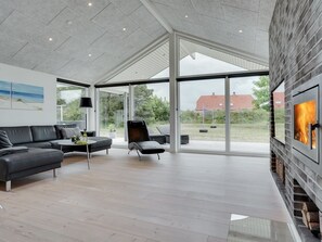 TV, fireplace, DVD player - "Fenno" - 900m from the sea by Interhome (Blåvand)