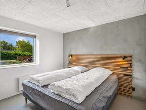 5 bedrooms, internet