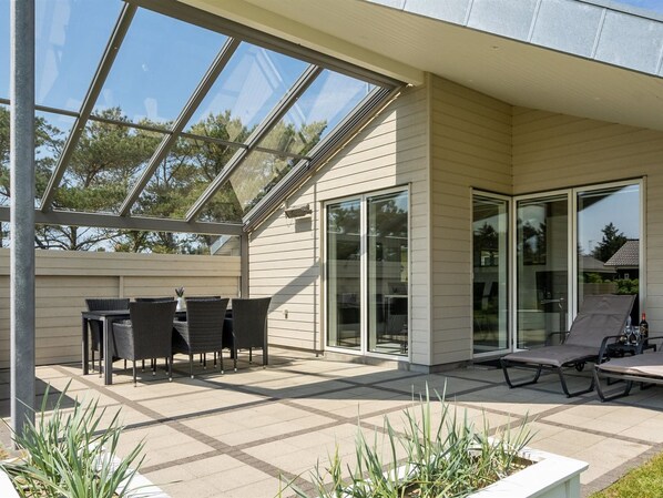 Outdoor dining - "Thove" - 600m from the sea by Interhome (Blåvand)