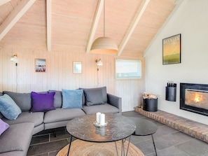 Fernseher, Kamin