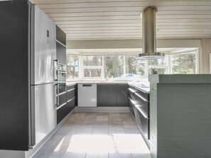 Køleskab, mikrobølgeovn, ovn, opvaskemaskine