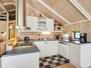 Fridge, oven, dishwasher, cookware/dishes/utensils