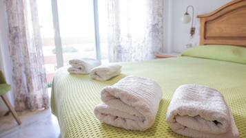 2 bedrooms, desk, iron/ironing board, travel crib