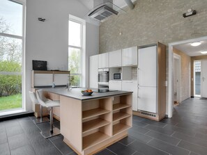 Fridge, microwave, oven, dishwasher - "Henrieta" - 4km from the sea by Interhome (Rømø)