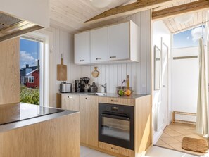 Refrigerador, lavavajillas, periquera y utensilios de cocina 