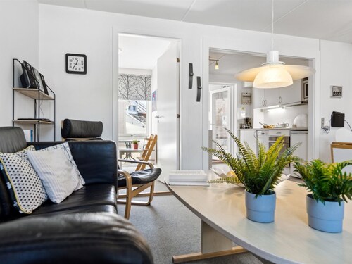 "Gaëlle" - 2.3km from the sea by Interhome