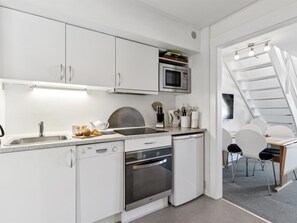 Kühlschrank, Mikrowelle, Ofen, Geschirrspüler