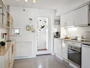 Køleskab, mikrobølgeovn, ovn, opvaskemaskine