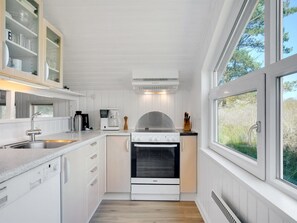 Fridge, dishwasher, cookware/dishes/utensils