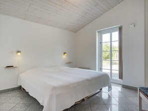 6 bedrooms, internet