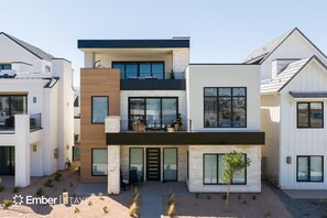 Exterior - Desert Rey at Desert Color (by Ember Stays) (St. George)