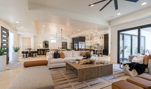 Smart TV, fireplace, table tennis, computer monitors