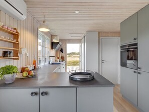 Fridge, oven, dishwasher, cookware/dishes/utensils