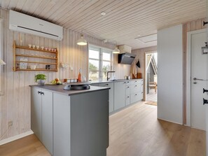 Fridge, oven, dishwasher, cookware/dishes/utensils