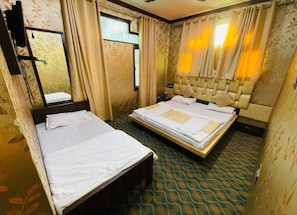 Deluxe Triple Room | Free WiFi, bed sheets - Goroomgo City Pride Srinagar (Srinagar)