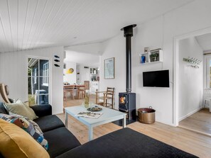 TV, fireplace - "Neija" - 800m from the sea by Interhome (Fanø)