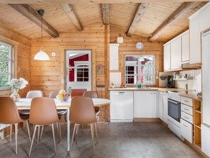 Fridge, microwave, dishwasher, cookware/dishes/utensils - "Rasmus" - 29km from the sea by Interhome (Toftlund)