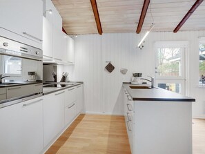 Refrigerador, microondas, horno y lavavajillas