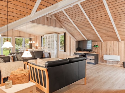 "Hedwig" - 30km from the sea by Interhome