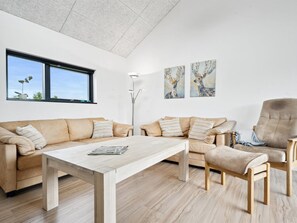 TV, fireplace, DVD player, table football